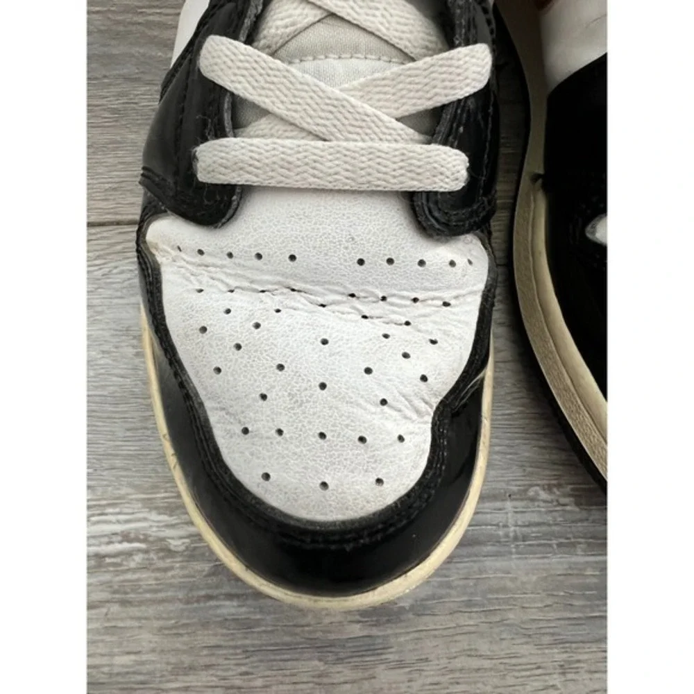 Nike Air Jordan 1 Mid Black White Metallic Gold‎ Patent Leather Sneakers 6.5